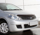 Nissan Tiida 2004-2011 Deflektor maski (SIM) zdjęcia 1