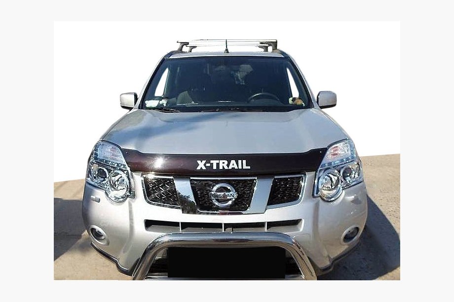 Nissan X-trail T31 2007-2014 Deflektor maski z logo (SIM) Image