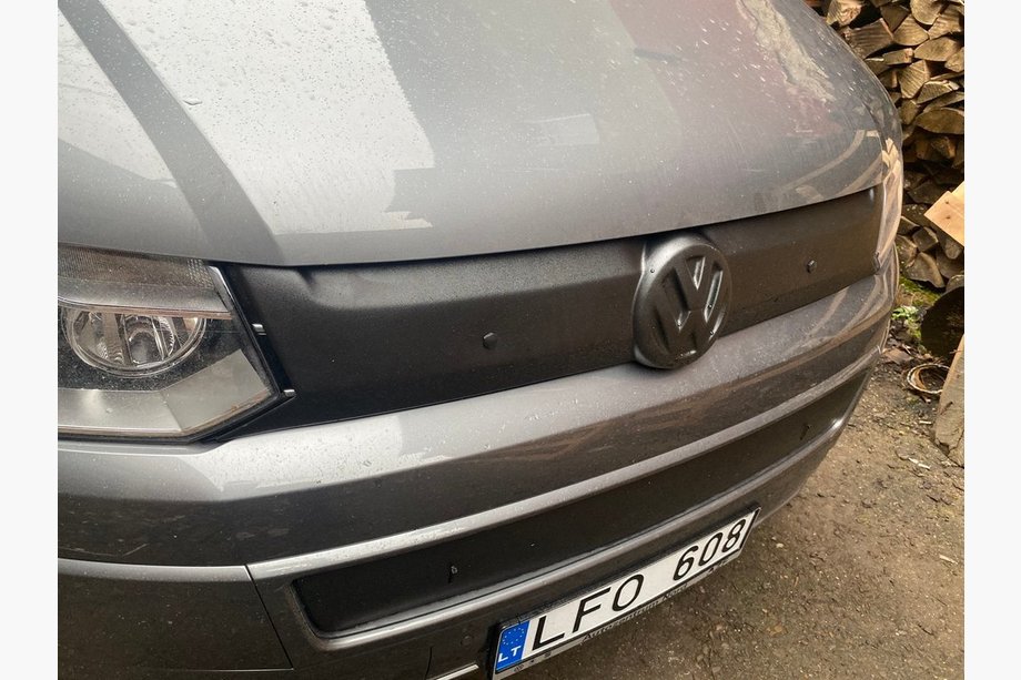 Volkswagen T5 2010-2015 Osłona zimowa na górną kratkę połysk Zdjęcia 2