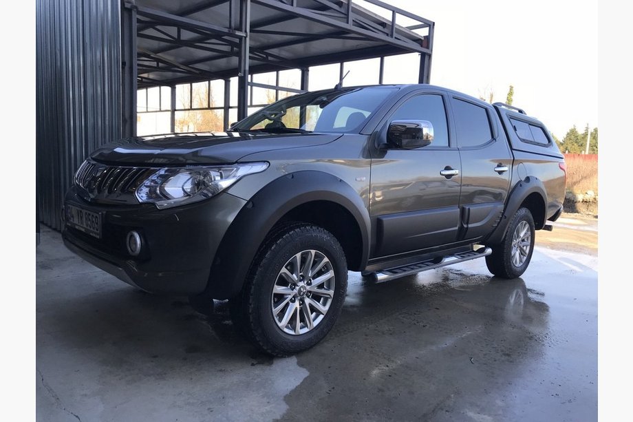 Mitsubishi L200 2015-2024 Listwy drzwiowe OmsaLine (ABS) Image
