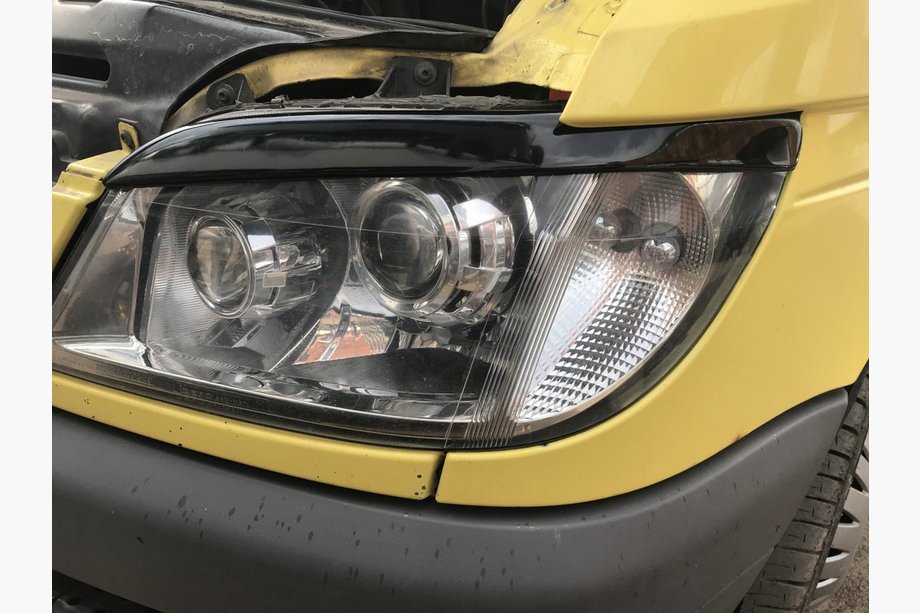 Mercedes Sprinter W901/902/903/904/905 1995–2006 Brewki na reflektory (czarne, ABS, 2000-2006) Czarny Mat Image