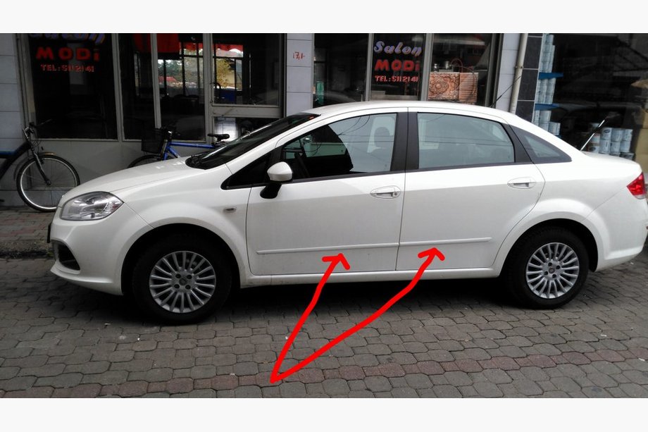 Fiat Linea 2006-2018 Plastikowe listwy drzwiowe (Komplet) Image