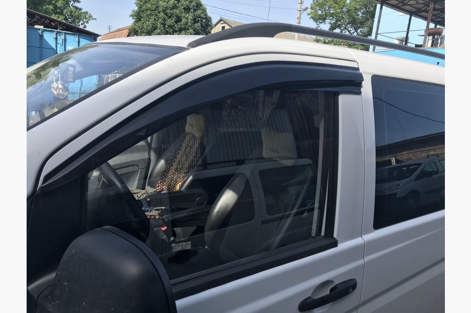 Mercedes Vito W639 2004-2014 Deflektory Okien (2 szt., Sunplex Sport) Zdjęcia 1