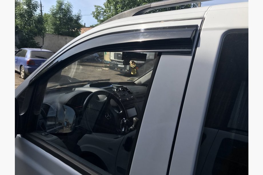 Mercedes Viano 2004-2014 Deflektory Okien (2 szt., Sunplex Sport) Zdjęcia 1