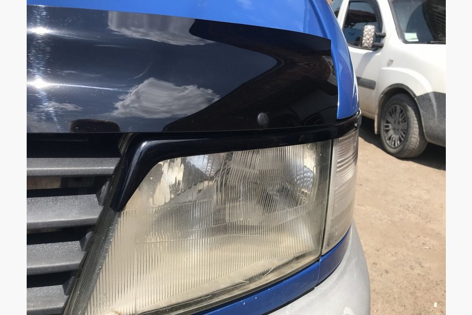 Mercedes Vito W638 1996-2003 Brewki na reflektory (czarne) Image