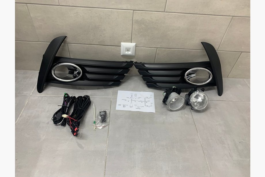 Toyota Corolla 2013-2019 Światła Przeciwmgielne 2017-2019 (Halogenowe) Image