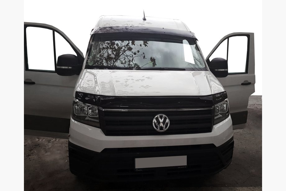 Volkswagen Crafter 2016- Deflektor przedniej szyby (czarny połysk, 5mm) Image