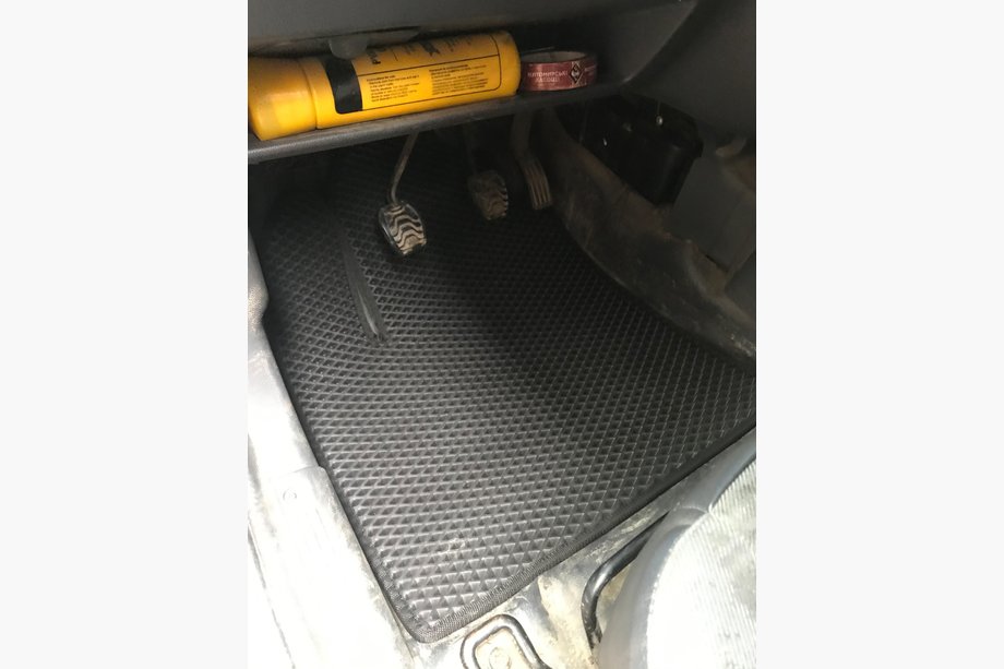 Ford Connect 2002–2006 Dywaniki EVA (czarne) Image