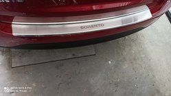 Kia Sorento II XM 2009-2014 Nakładka na tylny zderzak z rantem Nataniko (stal nierdzewna) zdjęcia 1
