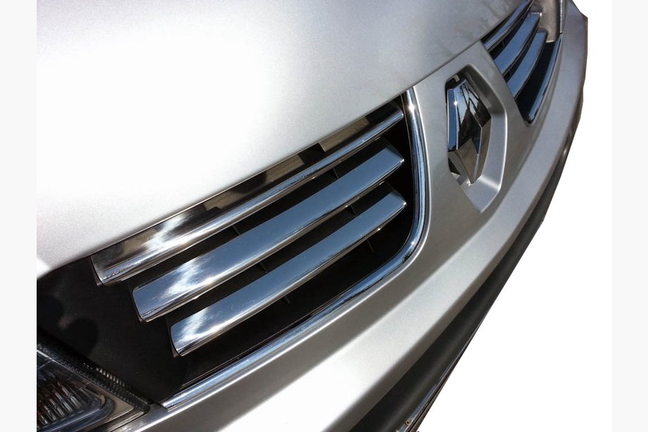Renault Trafic 2001–2015 Chromowane Nakładki na Grill 2007-2015 (6 szt, Stal Nierdzewna) Carmos - Turecka Stal Nierdzewna Image
