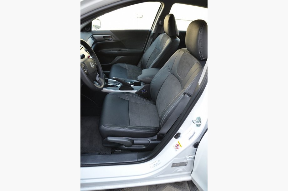 Honda Accord IX 2013-2017 Pokrowce Samochodowe Alcantara i Skóra Ekologiczna Image