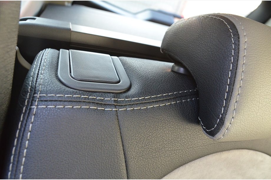 Nissan Qashqai 2007-2010 Pokrowce Samochodowe SoyuzAuto Skórzany Styl Zdjęcia 3