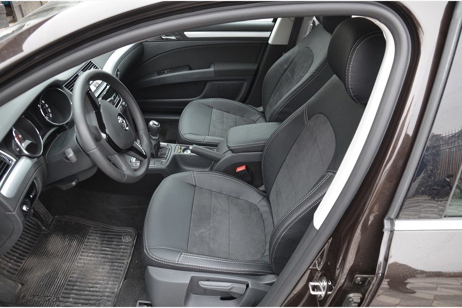 Skoda Superb 2009-2015 Pokrowce Samochodowe (2013↗, Skóra Syntetyczna↗Alcantara, Elite) Image