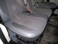 Renault Trafic 2015- Pokrowce Samochodowe (Tkanina + Skóra Syntetyczna, Premium) Przednie fotele (2+1) zdjęcia 3