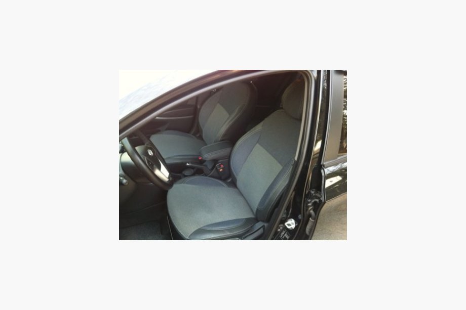 Hyundai Accent 2011-2017 Pokrowce Samochodowe (Skóra Syntetyczna↗Tkanina, Premium) Image