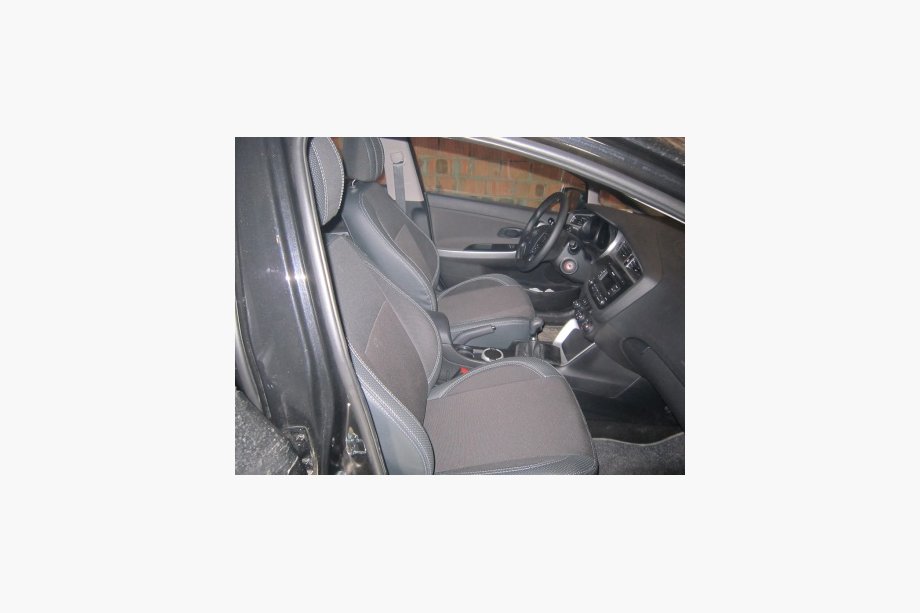 Kia Ceed 2012-2018 Pokrowce Samochodowe (Skóra Syntetyczna↗Tkanina, Premium) Image
