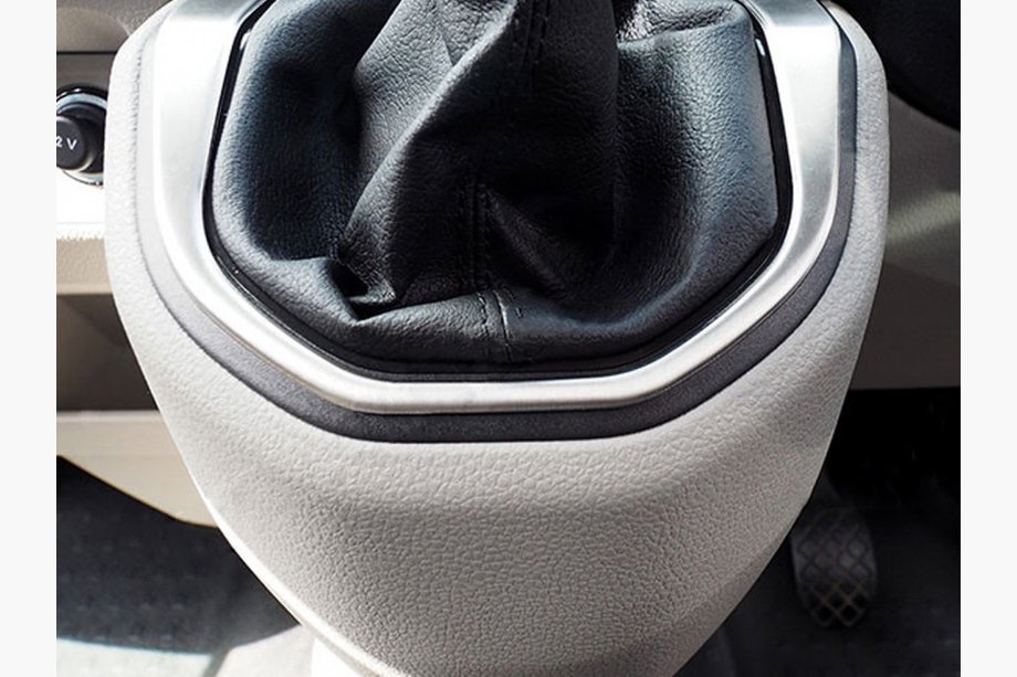 Volkswagen T6 2015-2024 Obramowanie gałki zmiany biegów stal nierdzewna Matowy Zdjęcia 2