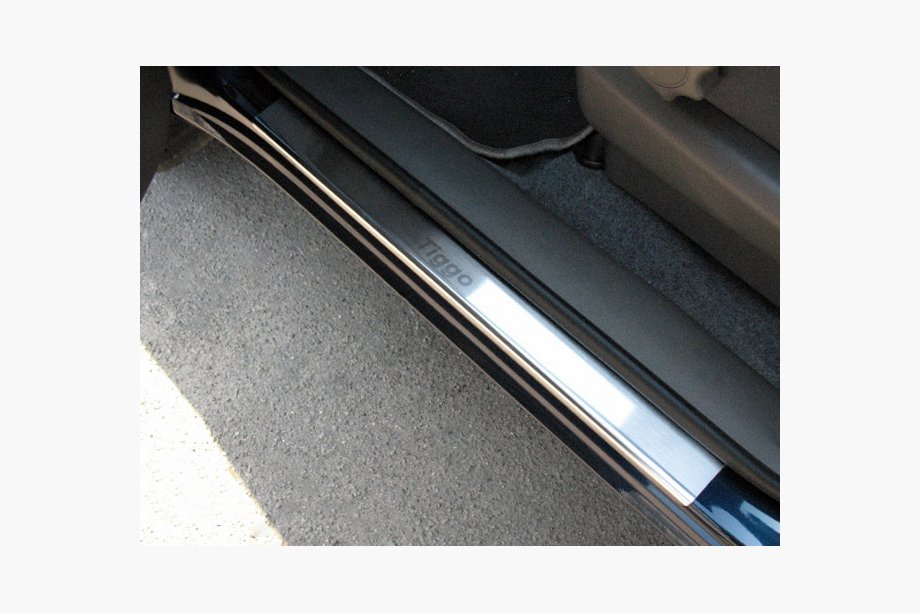 Chery Tiggo 1 2005-2016 Nakładki na progi Nataniko (4 szt, Stal Nierdzewna) Standard - Taśma Lohmann, 0,5 mm Image