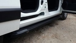 Fiat Fiorino/Qubo 2008-2024 Progi Boczné Rainbow Black (2 szt, Profil Aluminiowy) zdjęcia 7
