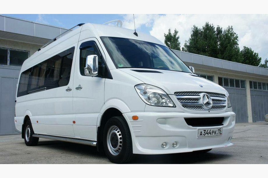 Mercedes Sprinter W906 2006–2018 Nakładka na przedni zderzak z 4 reflektorami (2006-2013) Zdjęcia 3