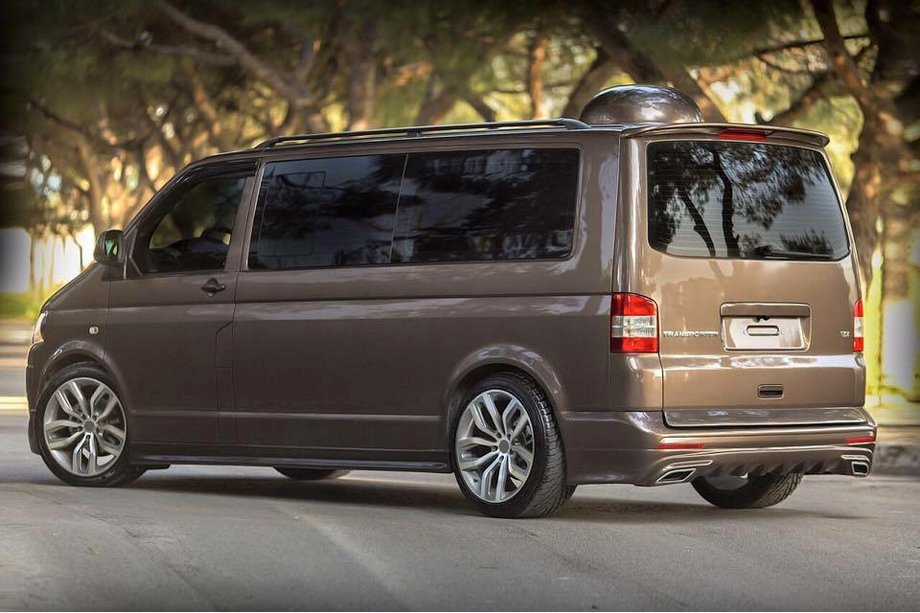 Volkswagen T5 Caravelle 2004-2010 Tylna dolna nakładka Sport 2 (zagruntowana do lakierowania) Zdjęcia 2