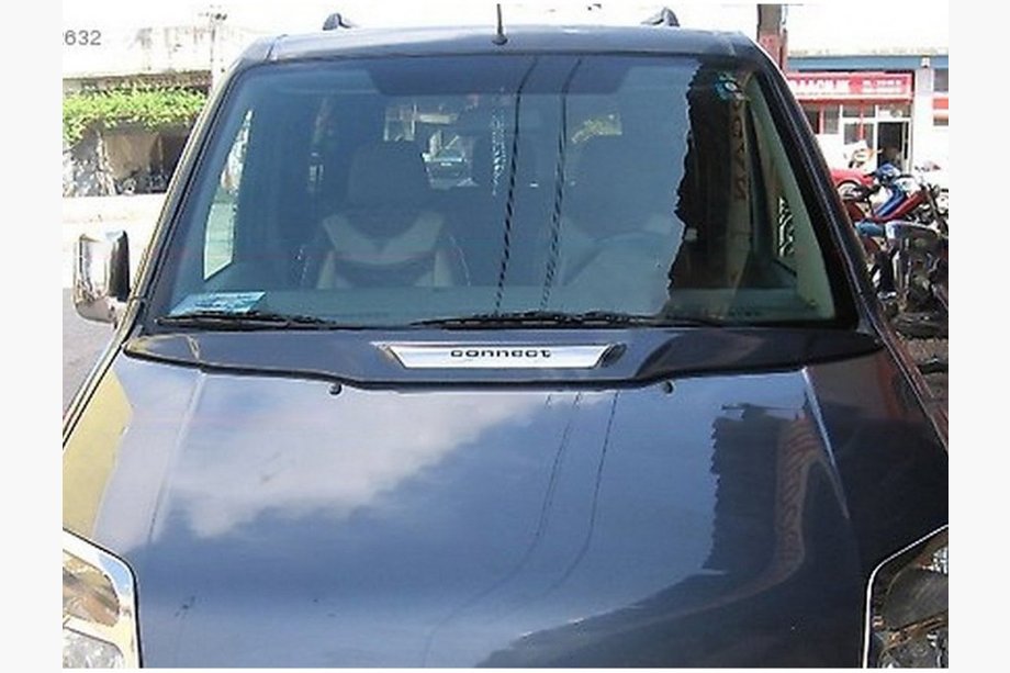 Ford Connect 2006–2009 Deflektor maski (zagruntowany do lakierowania) Image