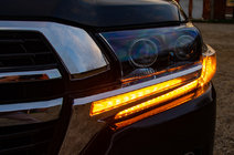 Toyota Land Cruiser 200 2007-2021 Brewki na reflektory z LED (2016↗) zdjęcia 2