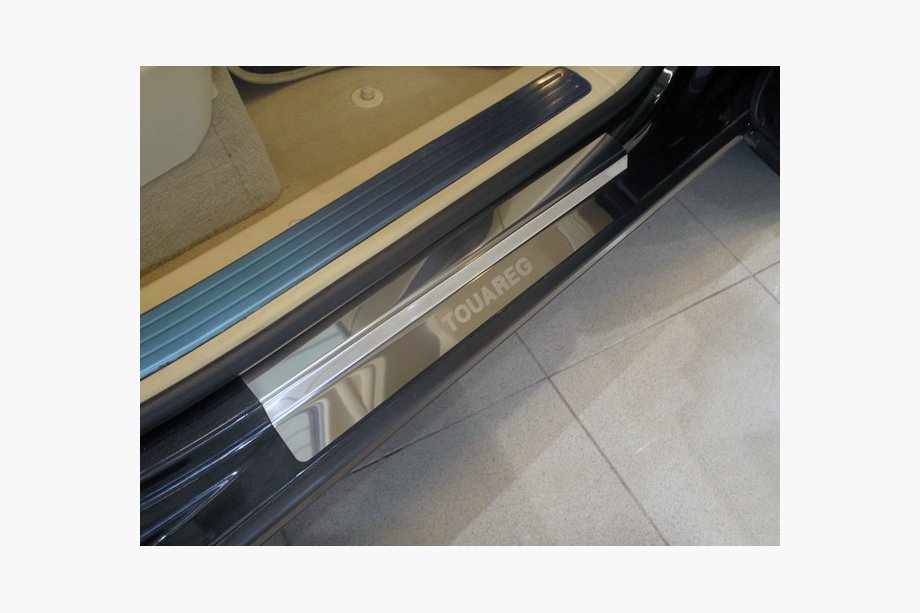 Volkswagen Touareg 2002–2010 Nakładki na progi Nataniko (4 szt, Stal Nierdzewna) Standard - Taśma Lohmann, 0,5 mm Image