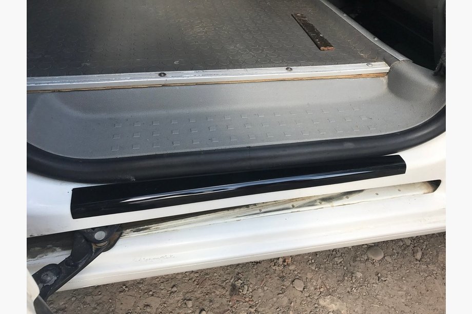 Volkswagen Caddy 2015-2020 Nakładki progowe (tworzywo ABS) 4 szt, Połysk Zdjęcia 4