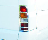Ford Transit 2000–2014 Nakładki na Lampy Tylne (2 szt., Stal Nierdzewna) zdjęcia 4