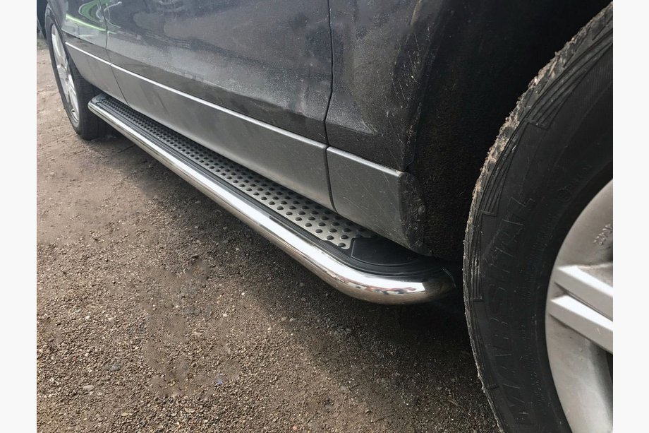 Audi Q7 2005-2015 Progi Boczne Maydos V2 (2 szt., Aluminium i Stal Nierdzewna) Image