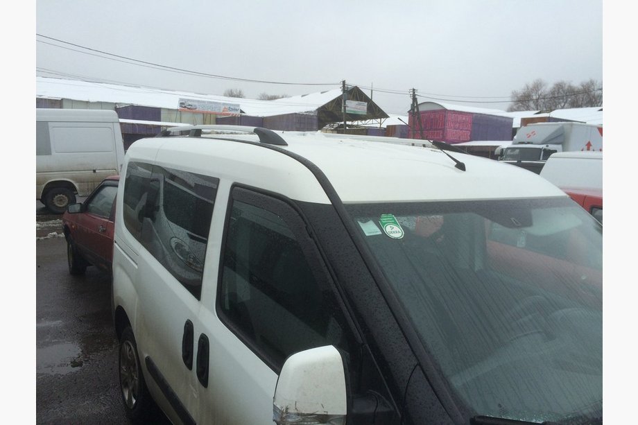 Fiat Doblo II 2010-2022 Relingi Dachowe Chromowane Standard, plastikowe stopki Zdjęcia 4