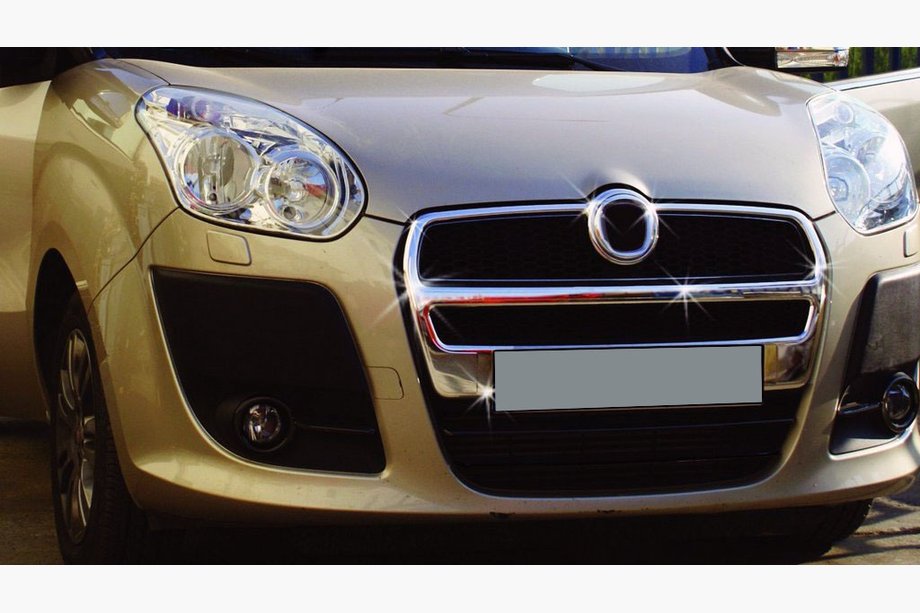 Fiat Doblo II 2010-2022 Nakładki na grill (2010-2015, komplet, stal nierdzewna) Carmos - Turecka Stal Nierdzewna Image