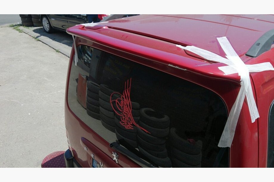 Peugeot Partner 1996-2008 Spoiler Anatomic (zagruntowany do malowania) Zdjęcia 2