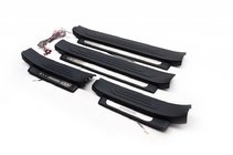 Toyota Land Cruiser Prado 150 2009-2023 Listwy progowe podświetlane (czarne) zdjęcia 3