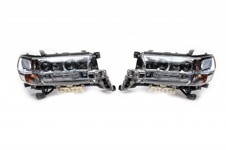 Toyota Land Cruiser 200 2007-2021 Reflektory Przednie 2016+ (ORYGINAŁ) Image