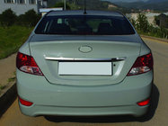 Hyundai Accent 2011-2017 Listwa chromowana nad tablicą rejestracyjną (stal nierdzewna) zdjęcia 1