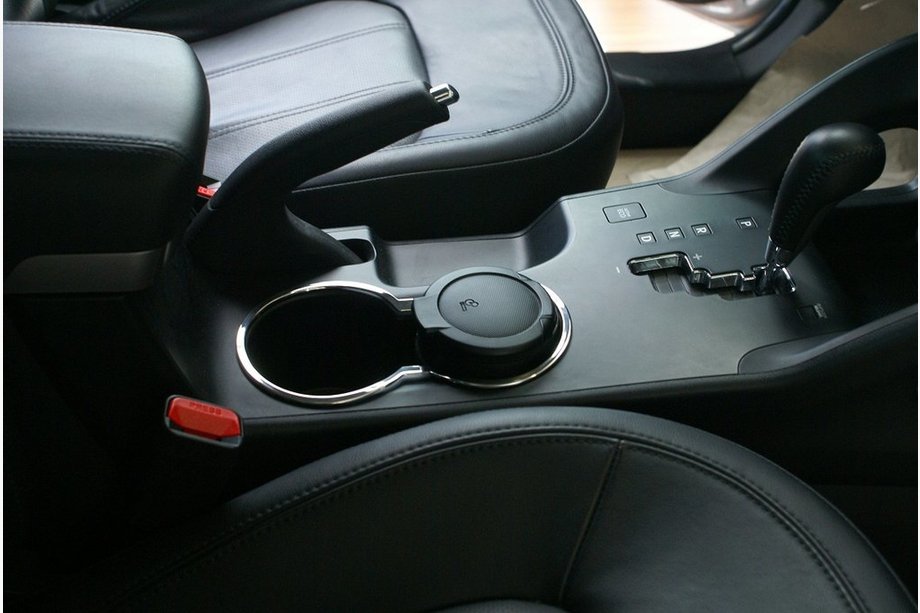 Hyundai IX-35 2010-2015 Pierścienie na uchwyt na kubek (stal nierdzewna) Image