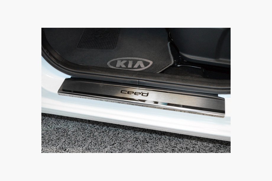 Kia Ceed 2012-2018 Nakładki na Progi Nataniko (4 szt., Stal Nierdzewna) Image
