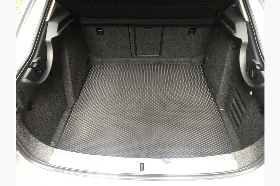 Skoda Superb 2009-2015 Mata bagażnika Liftback (EVA, Czarna) Image