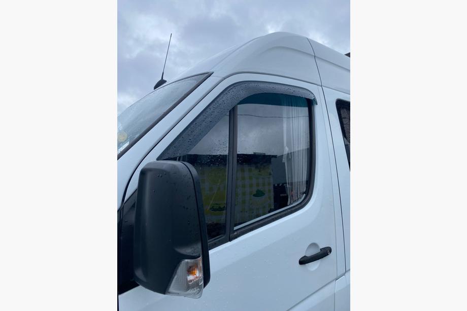 Mercedes Sprinter W906 2006–2018 Naklejane deflektory szyb (2 szt, ANV) Image