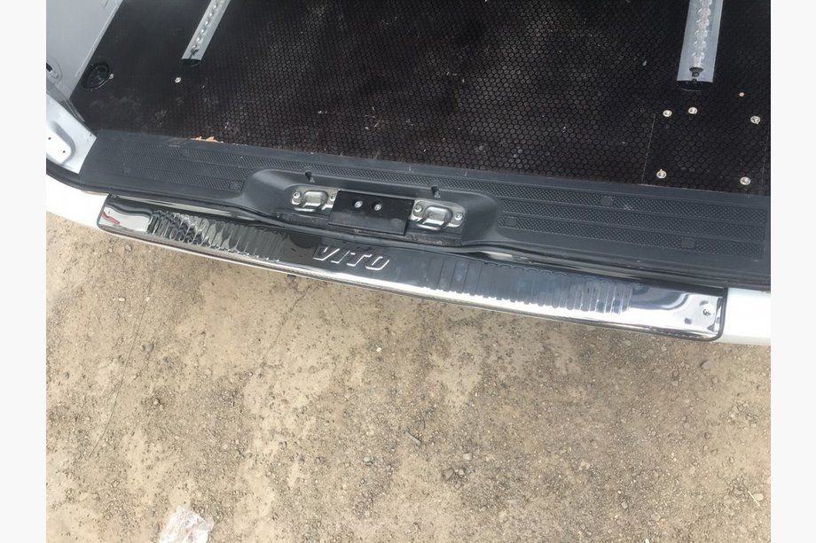 Mercedes Vito W639 2004-2014 Nakładka na tylny zderzak z rantem (Carmos V1, stal nierdzewna) Zdjęcia 6