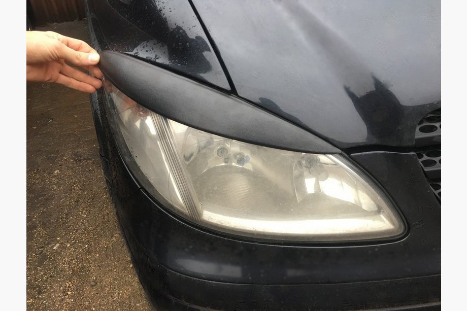 Mercedes Viano 2004-2014 Brewki na reflektory proste (czarny mat) Image