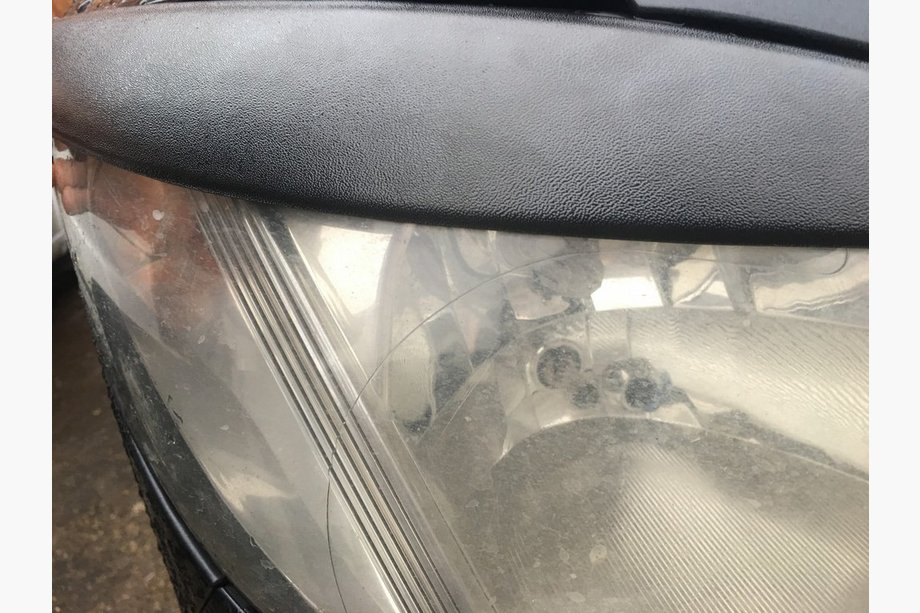 Mercedes Viano 2004-2014 Brewki na reflektory proste (czarny mat) Zdjęcia 2