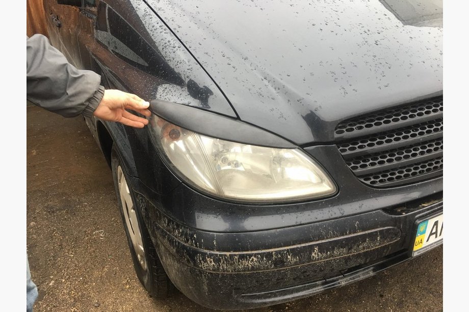 Mercedes Viano 2004-2014 Brewki na reflektory proste (czarny mat) Zdjęcia 3
