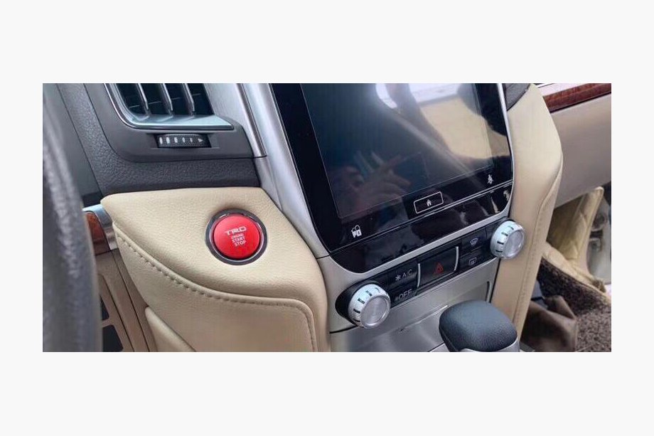 Toyota Land Cruiser 200 2007-2021 Przycisk TRD (design 2018) Image