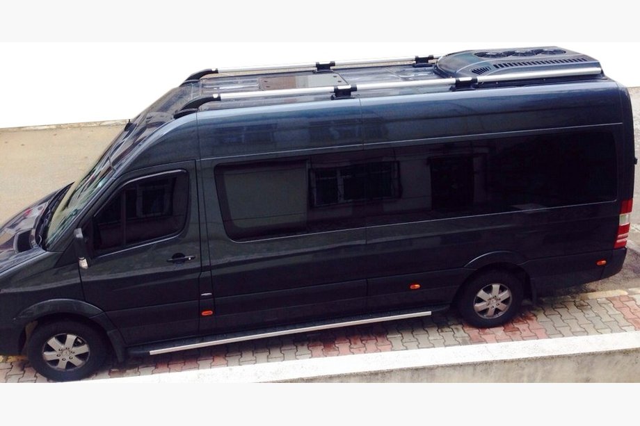 Mercedes Sprinter W906 2006–2018 Relingi dachowe Shark (czarne stopki) Image
