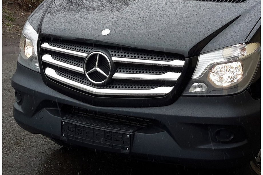 Mercedes Sprinter W906 2006–2018 Chromowane Nakładki na Grill (2013↗, Stal Nierdzewna) OmsaLine - Włoska Stal Nierdzewna Image