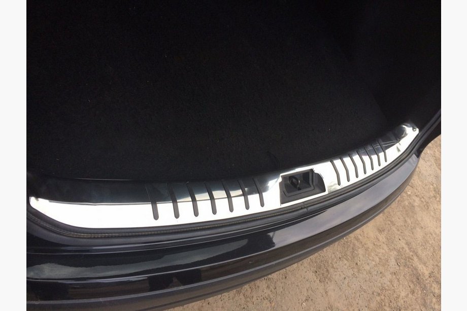 Nissan Qashqai 2007-2010 Nakładka wewnętrzna bagażnika stal nierdzewna z gumowymi wstawkami Image
