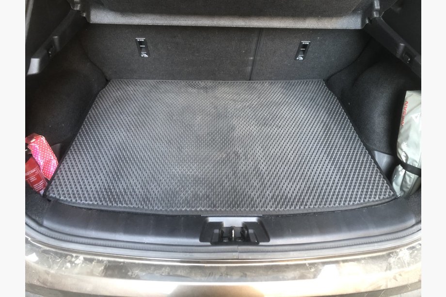 Nissan Qashqai 2014-2021 Dywanik bagażnika (EVA, Czarny) Image